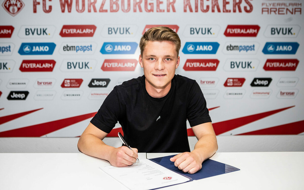 Leon schneider wechselt zu kickers Leon schneider wechselt zu kickers